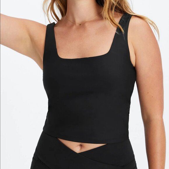 NWT Fabletics Lydia Built-In Bra Tank - Picture 3 of 5